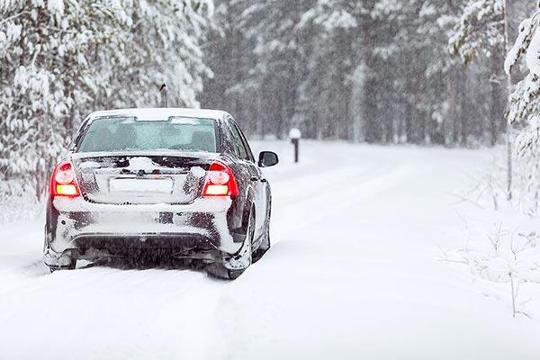 رانندگی در برف 